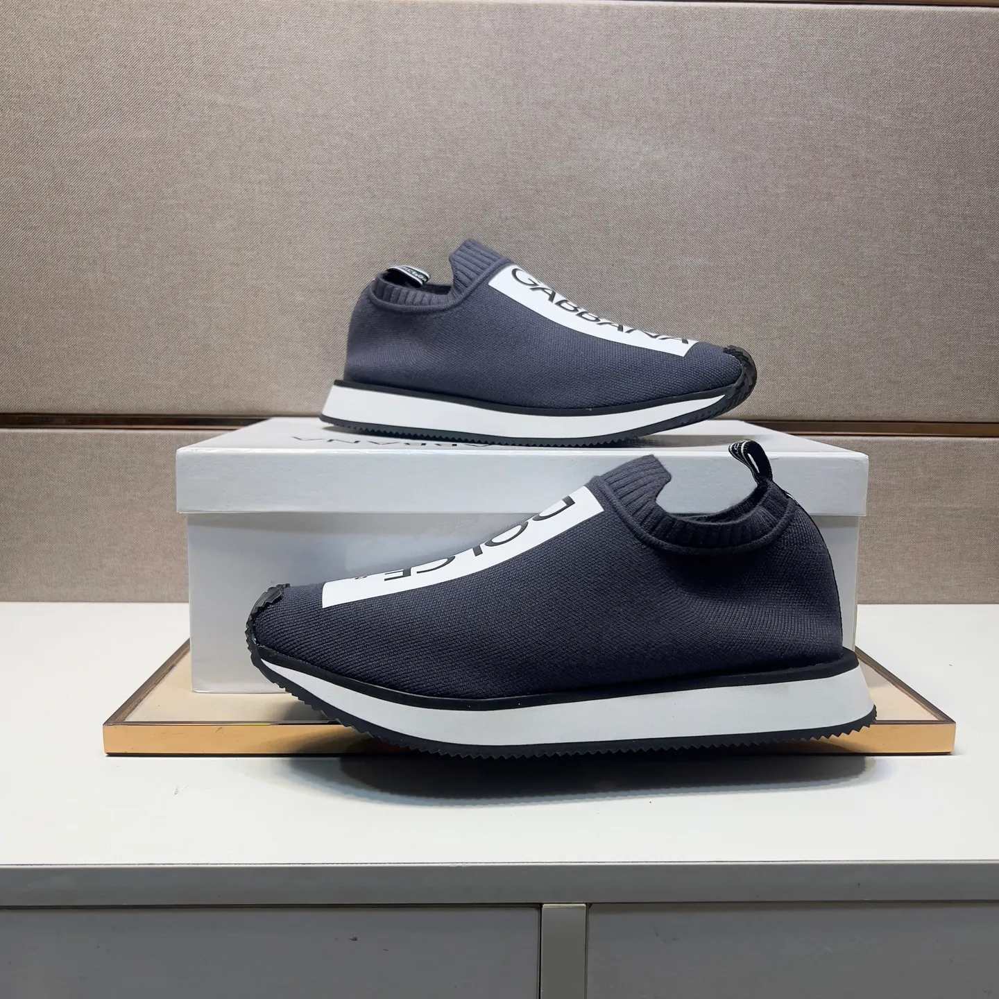 ⬛️Men's men's shoes💰p420【DG～】couple casual shoes 2025z cabinet sales simultaneously 🔶Size: 35-44#️⃣ 🔷7 colors🔜The upper is made of multi-material splicing➕Mesh lining, comfortable and breathable, sole: original comfortable, wear-resistant and non-slip outsole, ⚠️Real shot📱Photographed🎬The real thing is better📢📢📢